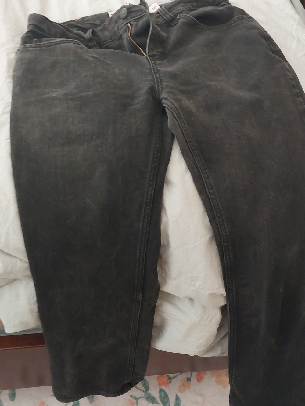 Levi's Women's Straight Leg Jeans in Faded Black